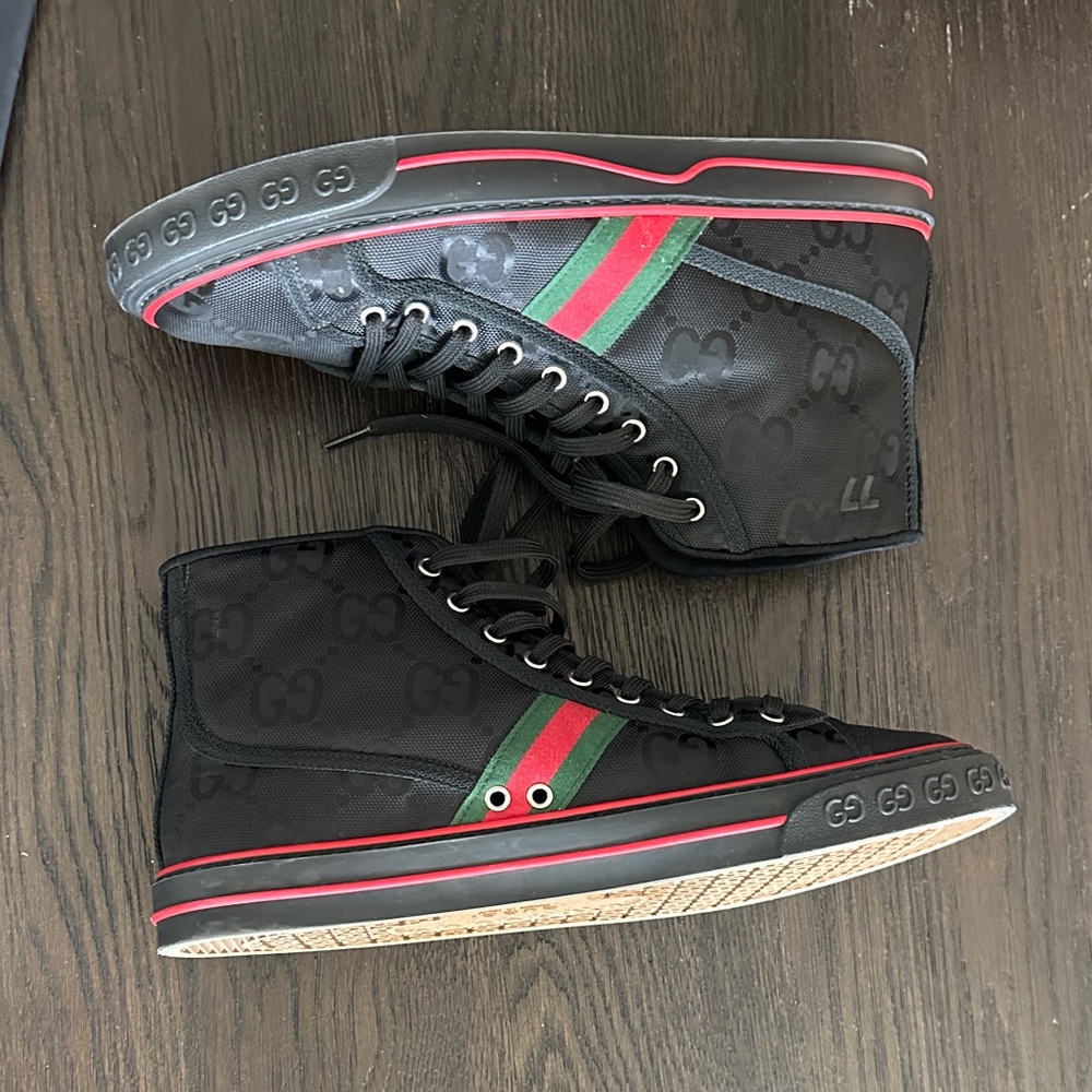 🆕Men’s Gucci High-Top Black Sneakers with Red and Green Accents - Size 11